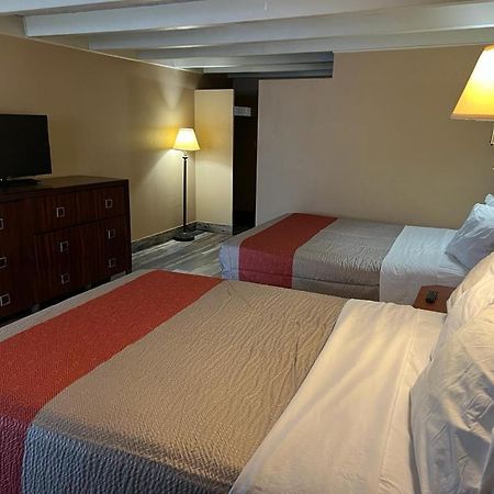 Hotel Weston Rfd ロックフォード エクステリア 写真