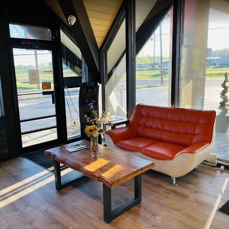 Hotel Weston Rfd ロックフォード エクステリア 写真