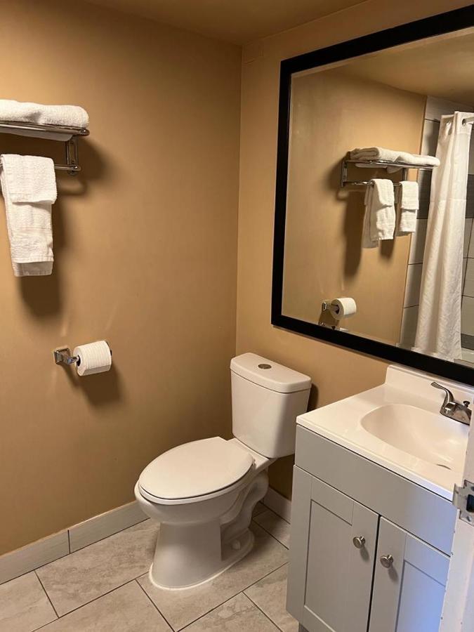 Hotel Weston Rfd ロックフォード エクステリア 写真
