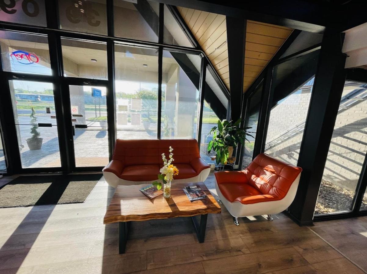 Hotel Weston Rfd ロックフォード エクステリア 写真