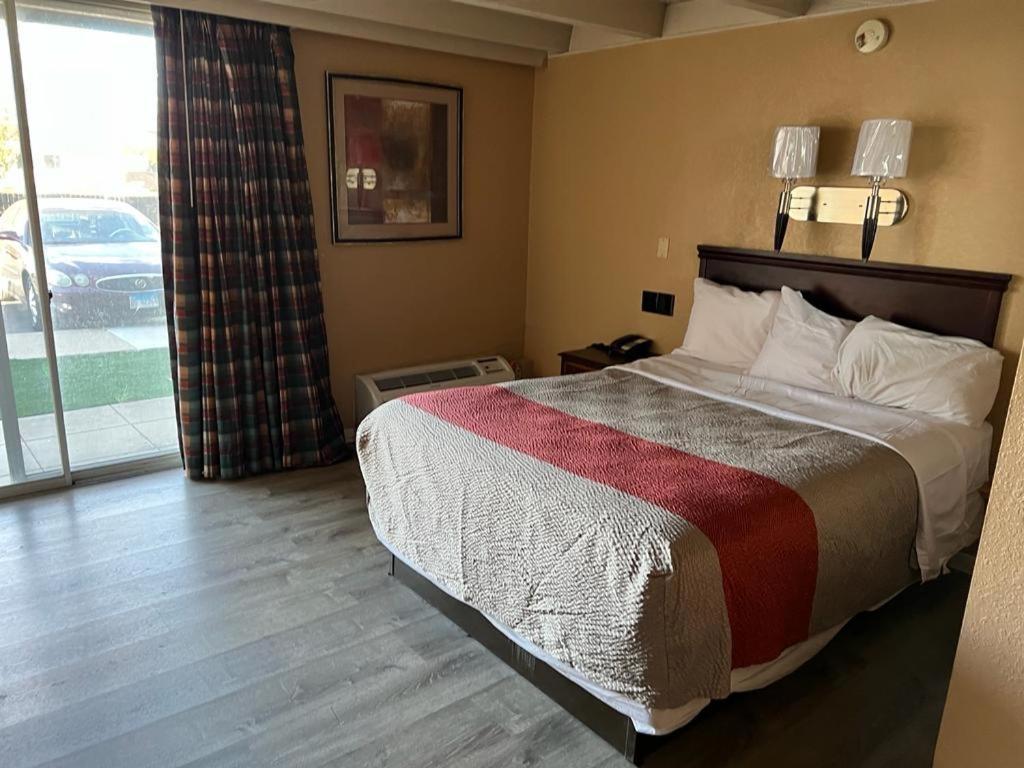Hotel Weston Rfd ロックフォード エクステリア 写真